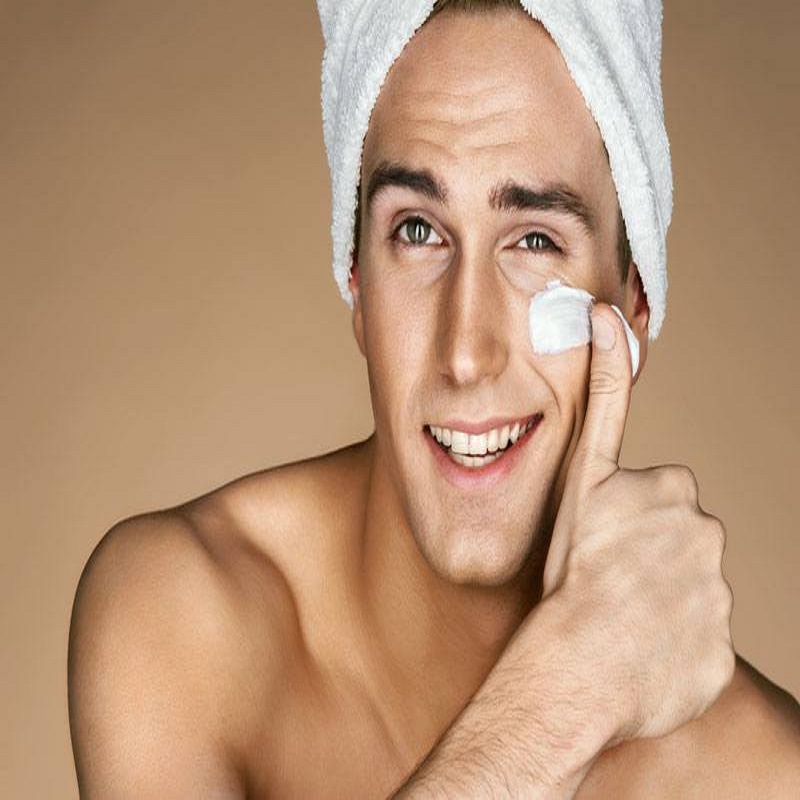 Sự khác biệt giữa da nam và nữ, cách dưỡng ẩm da mặt cho nam